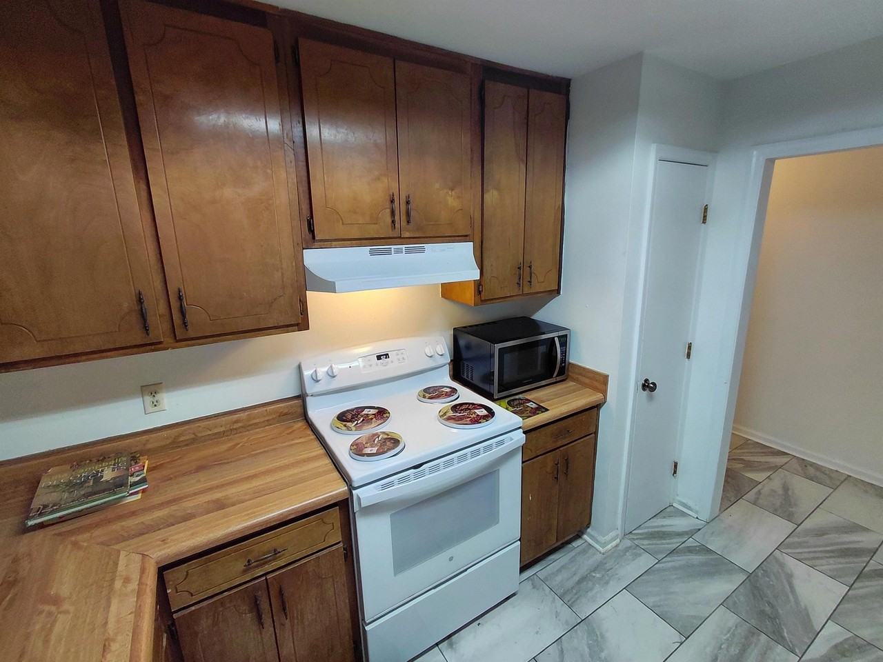 1853 Meriadoc Rd - Photo 2 of 12