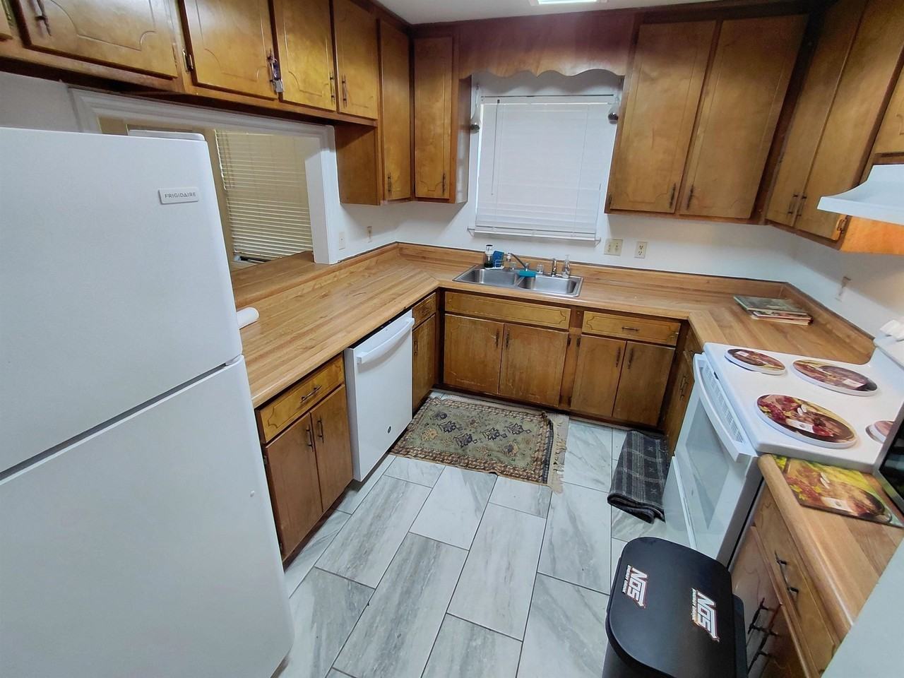 1853 Meriadoc Rd - Photo 3 of 12