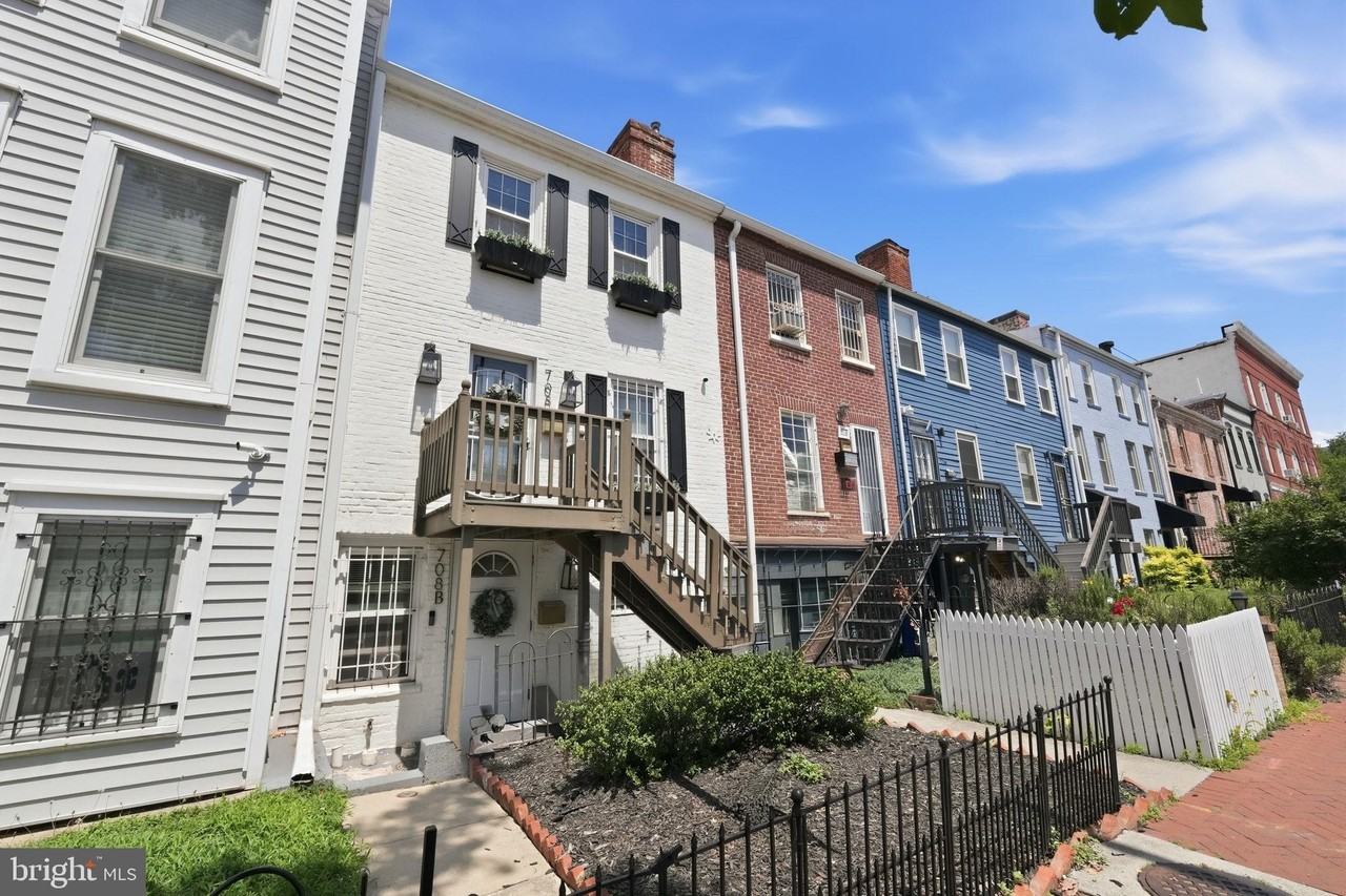 708 I St Se #B - Photo 2 of 22