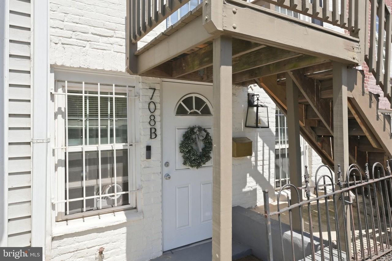 708 I St Se #B - Photo 4 of 22