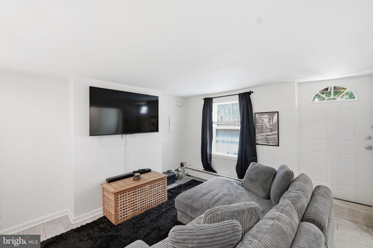 708 I St Se #B - Photo 6 of 22