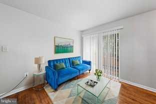 1221 47th Pl Ne - Photo 1 of 1