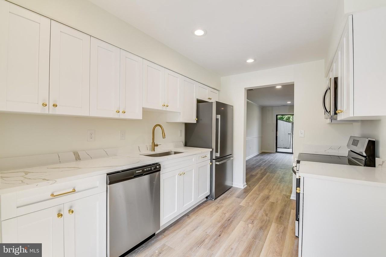 6 Belvedere Ct - Photo 6 of 44