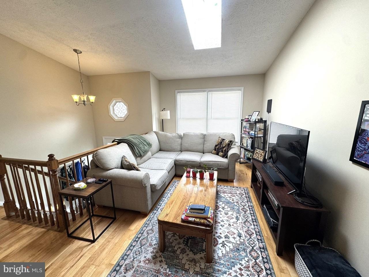 13 Mcneil Ct - Photo 3 of 24