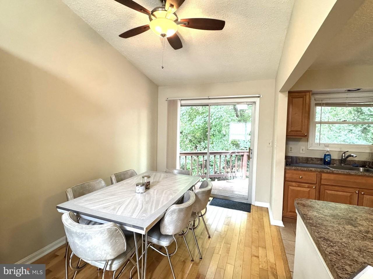 13 Mcneil Ct - Photo 5 of 24