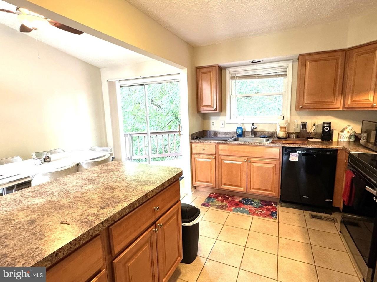 13 Mcneil Ct - Photo 7 of 24