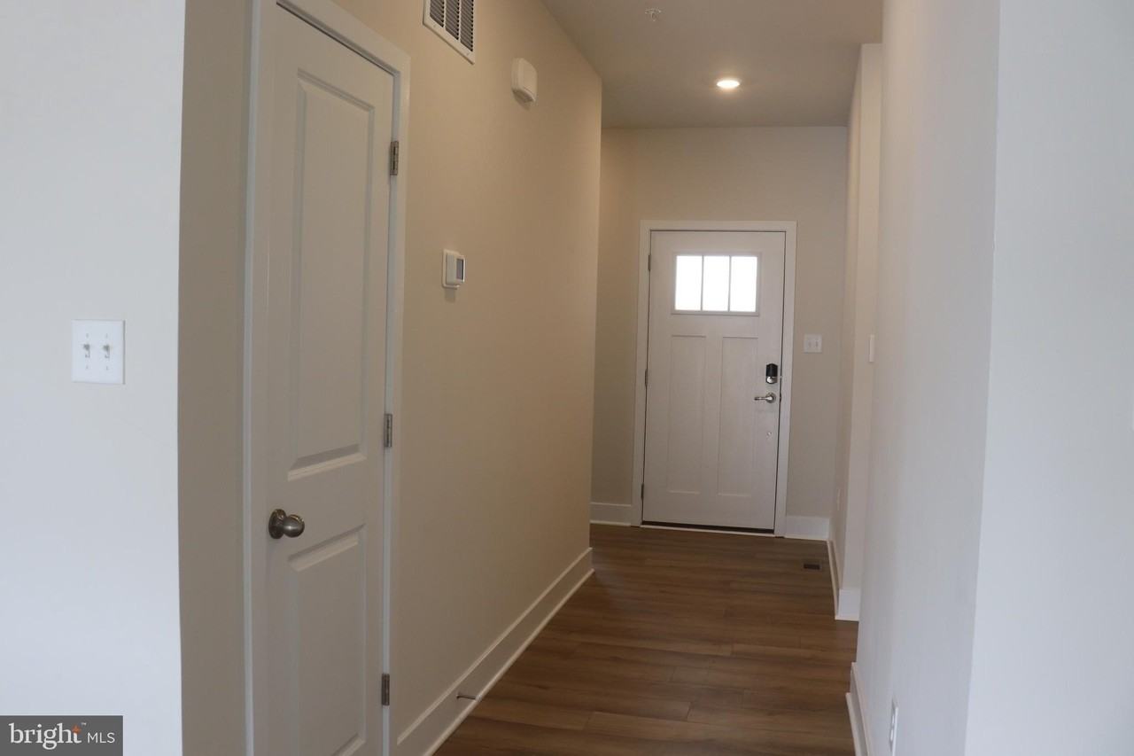 10728 Millport St - Photo 3 of 31