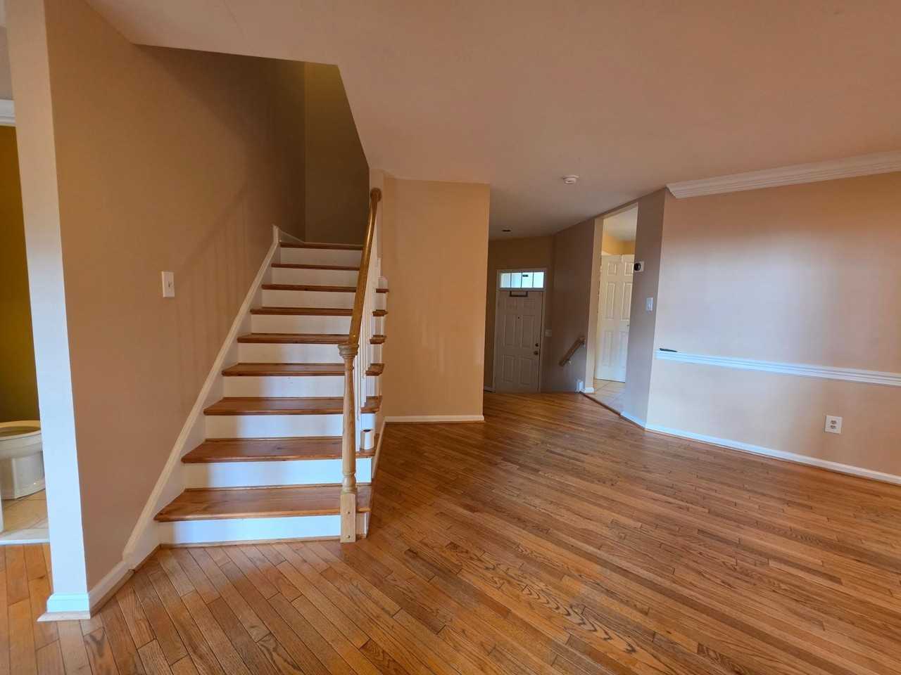 10952 Bloomingdale Dr - Photo 4 of 38