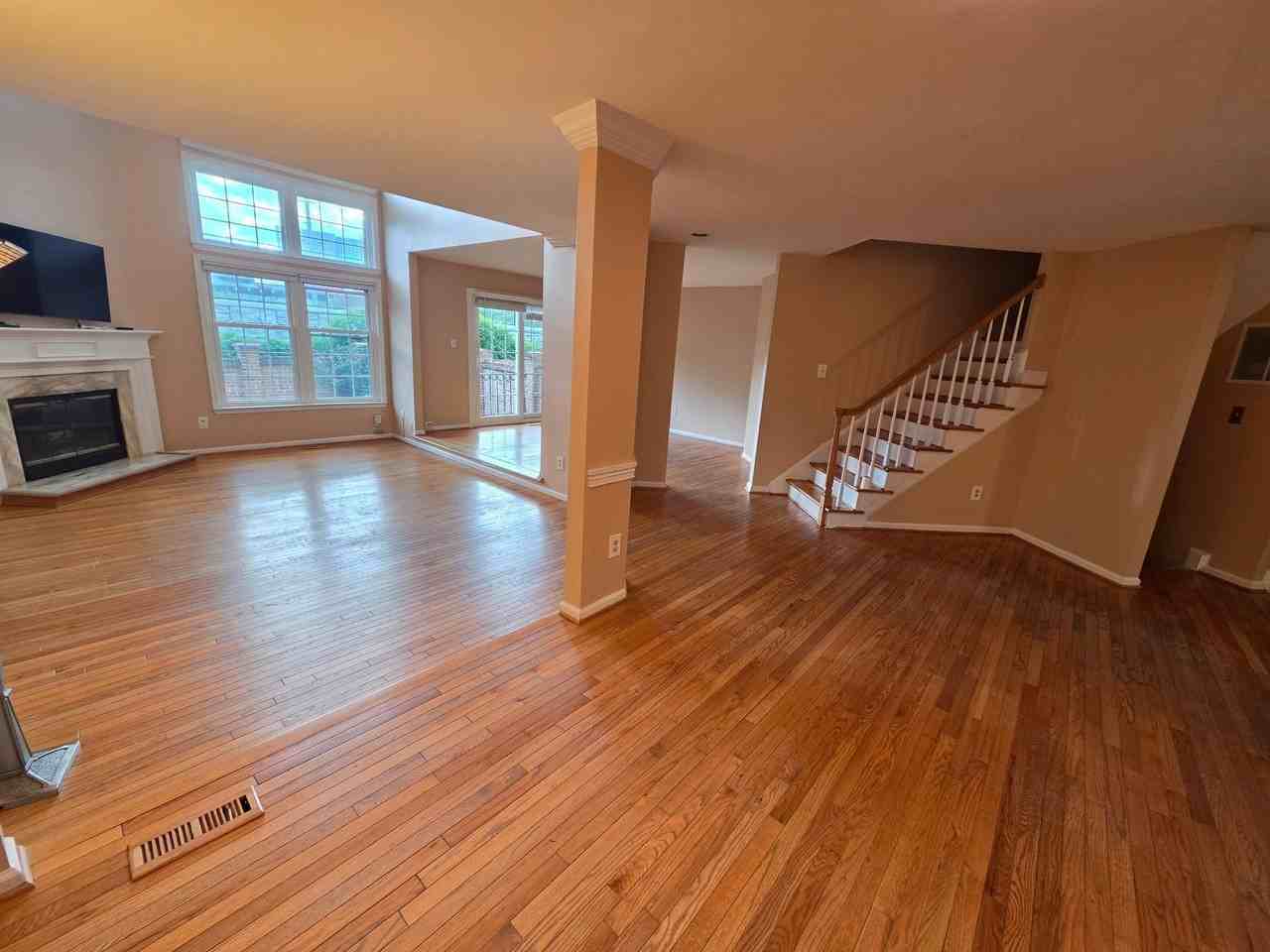 10952 Bloomingdale Dr - Photo 6 of 38