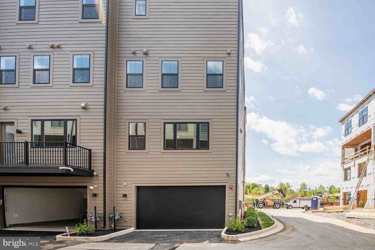 5933 Stonehenge Pl - Photo 2 of 28