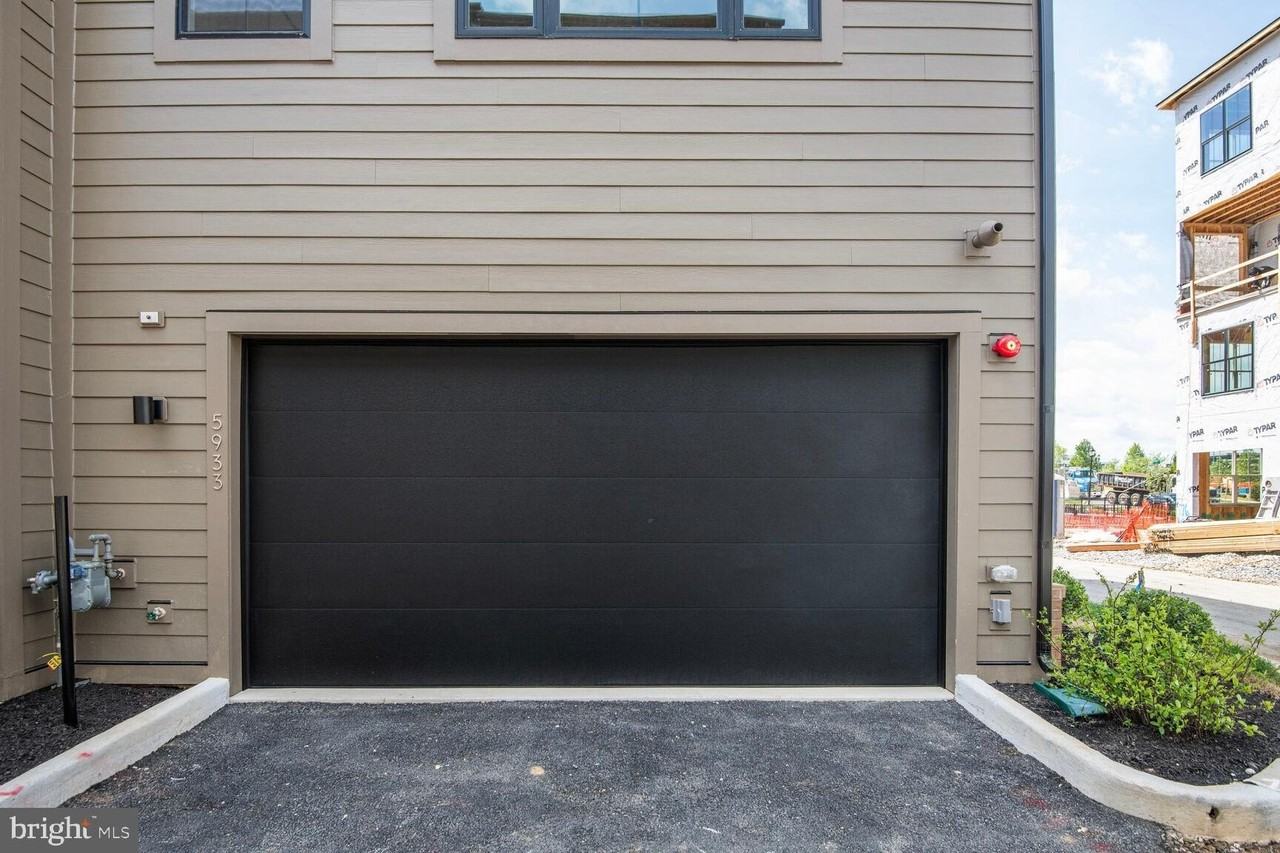 5933 Stonehenge Pl - Photo 3 of 28