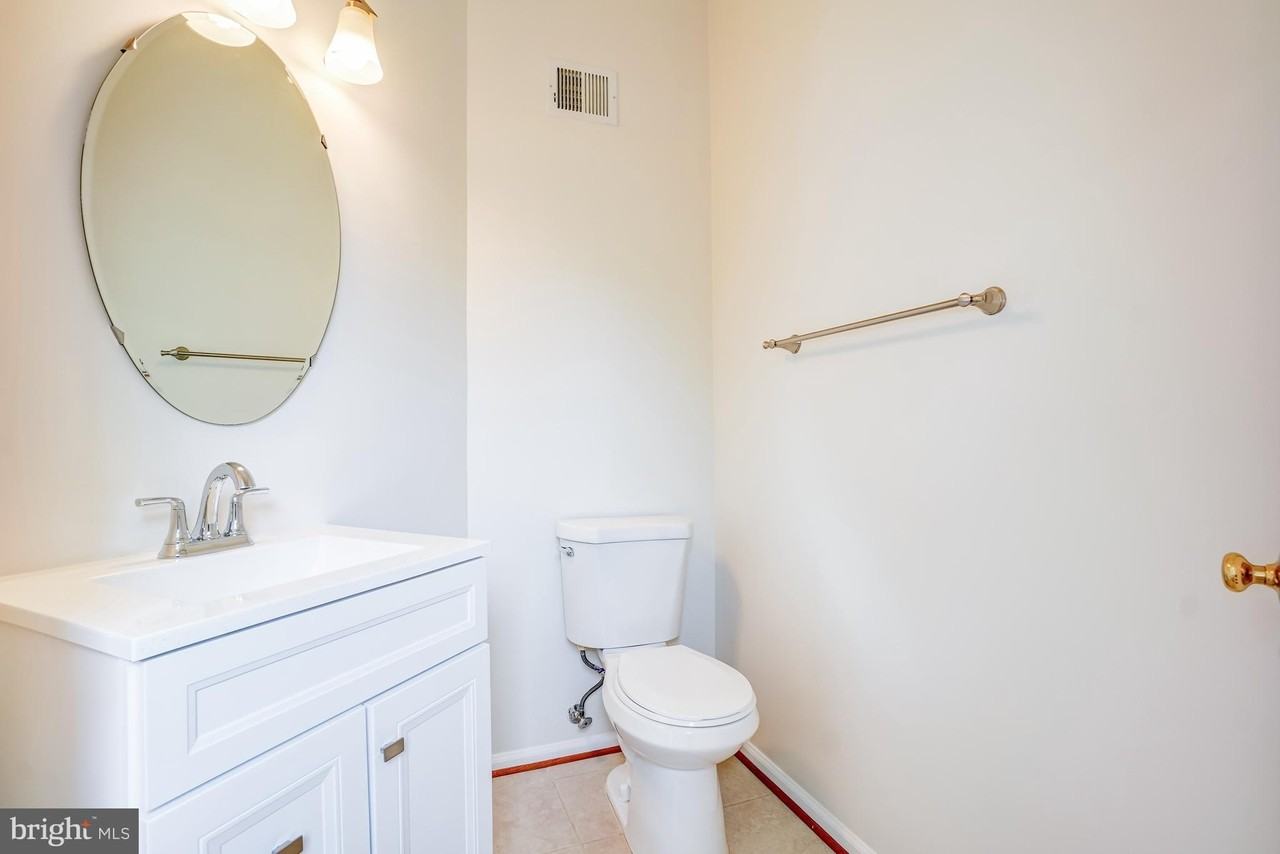 4302 Day Lily Dr - Photo 6 of 33