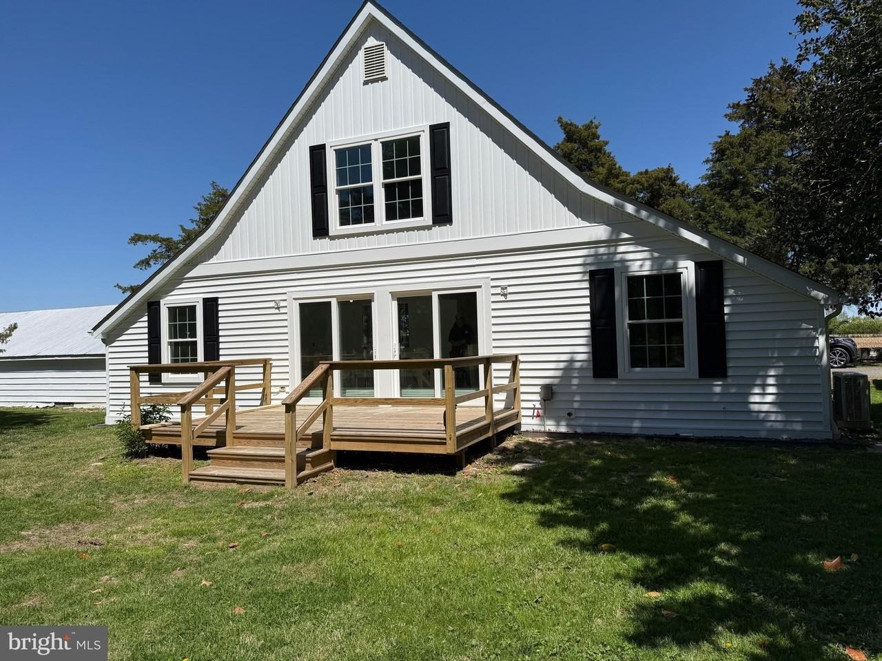 27473 Southside Island Creek Rd - Photo 3 of 40