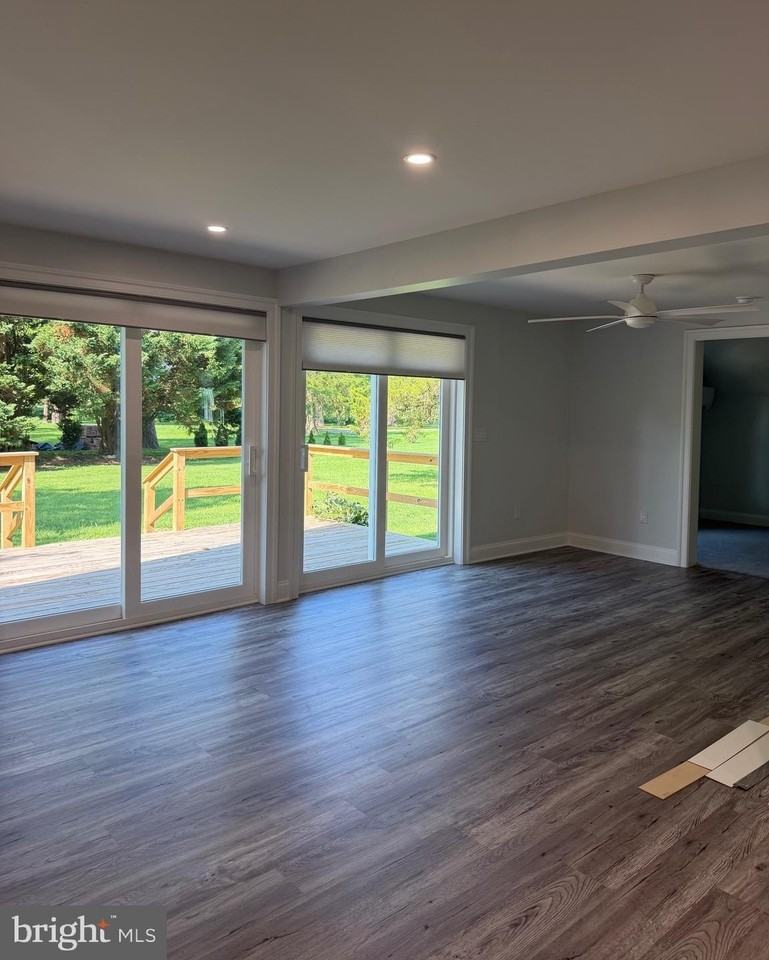 27473 Southside Island Creek Rd - Photo 4 of 40