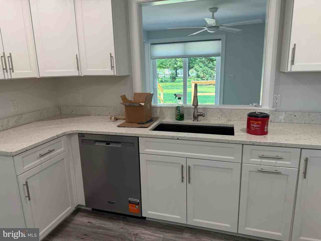 27473 Southside Island Creek Rd - Photo 7 of 40