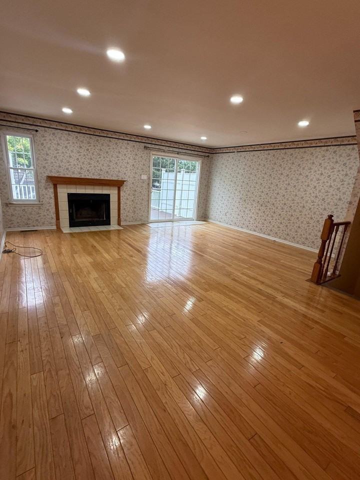 155 Liberty Dr - Photo 2 of 30