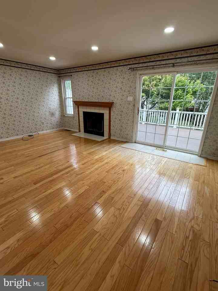 155 Liberty Dr - Photo 3 of 30