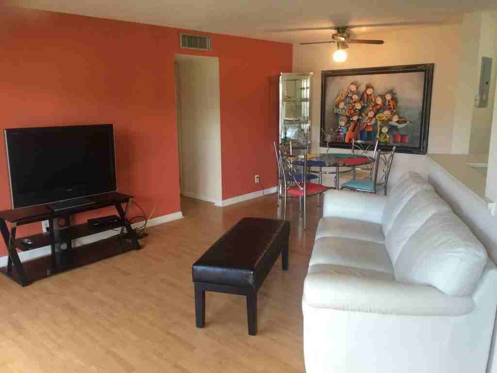 7523 S Oriole Blvd - Photo 2 of 8