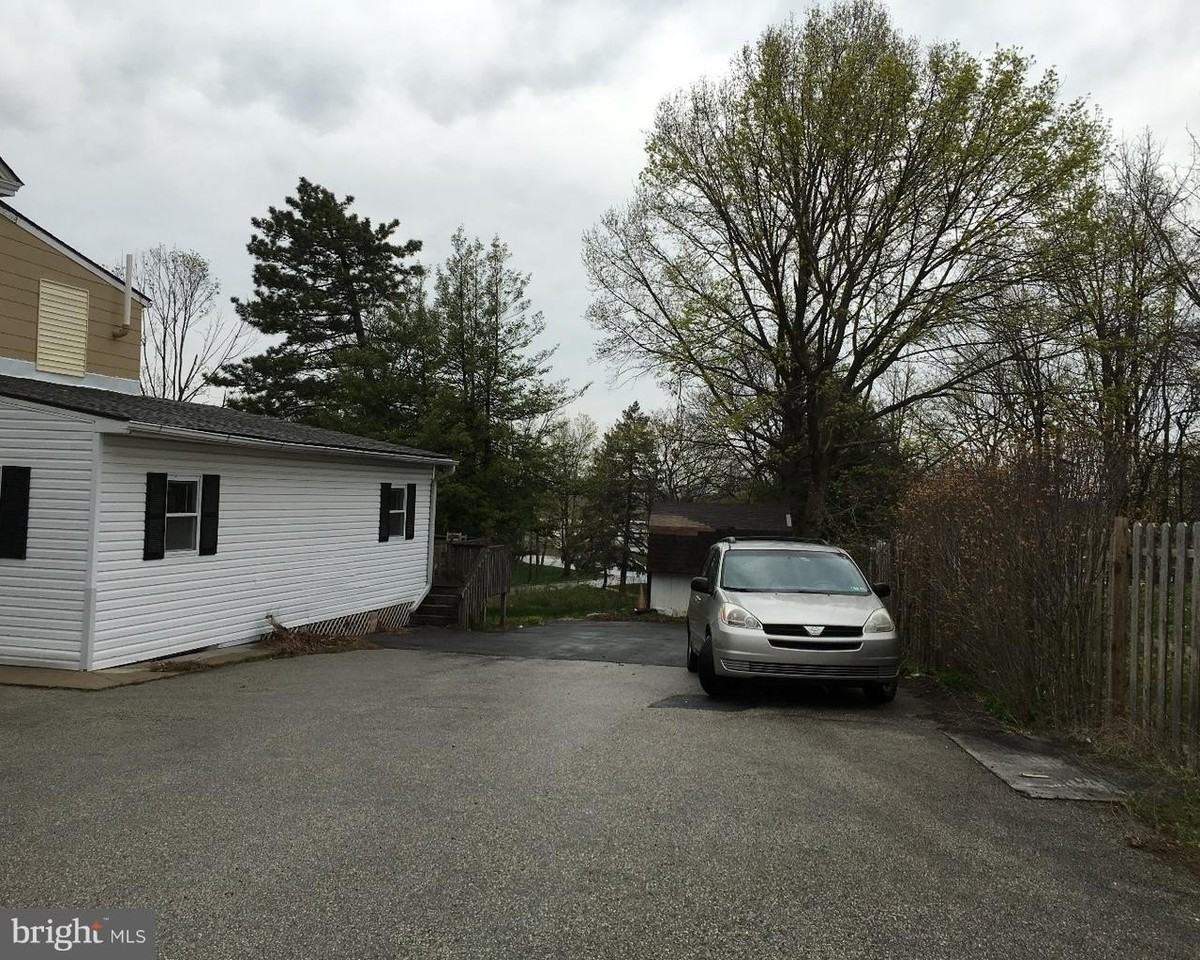 704 S Gulph Rd #1stFL - Photo 3 of 16
