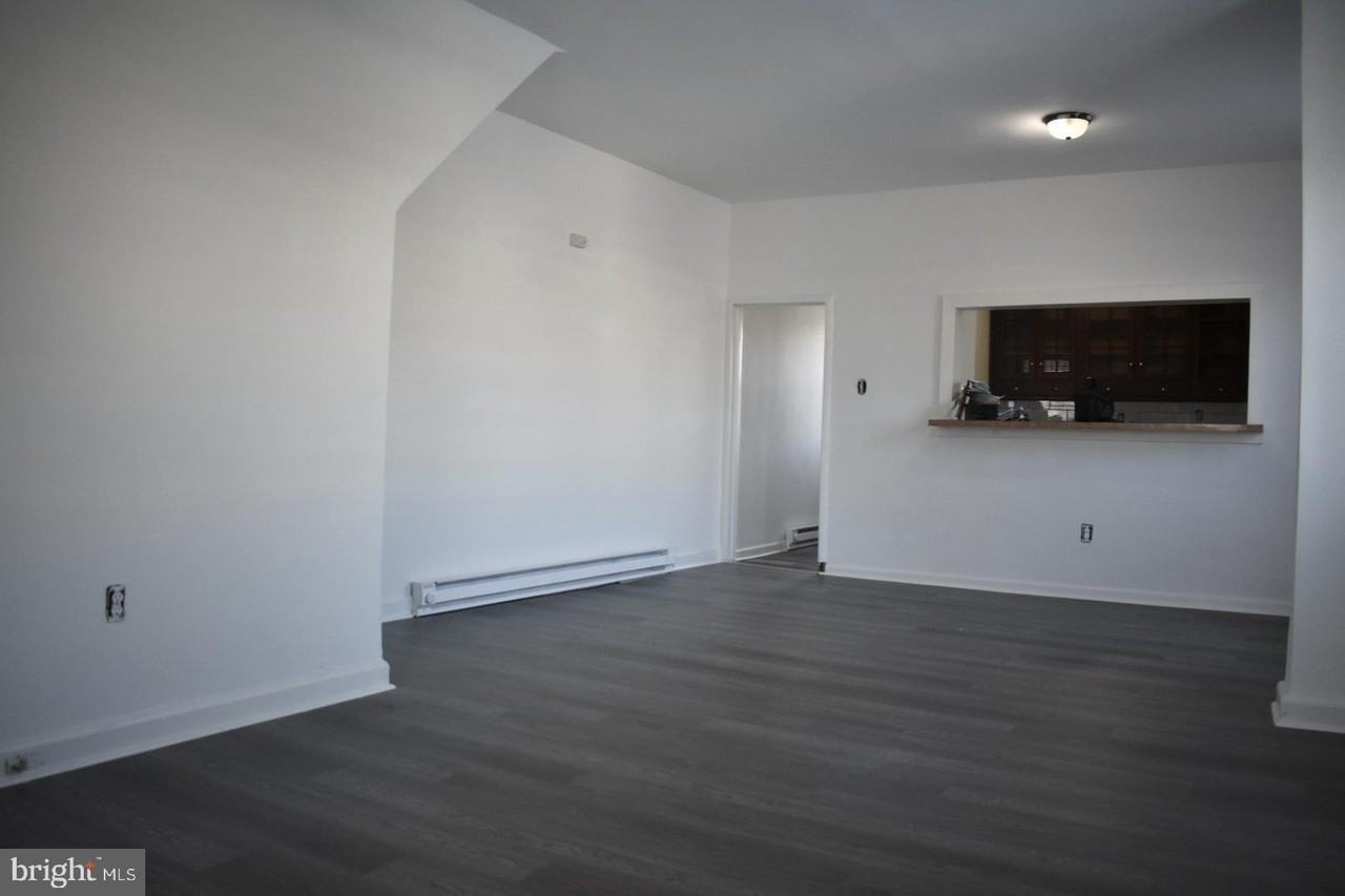 10 S 62nd St - Photo 3 of 15