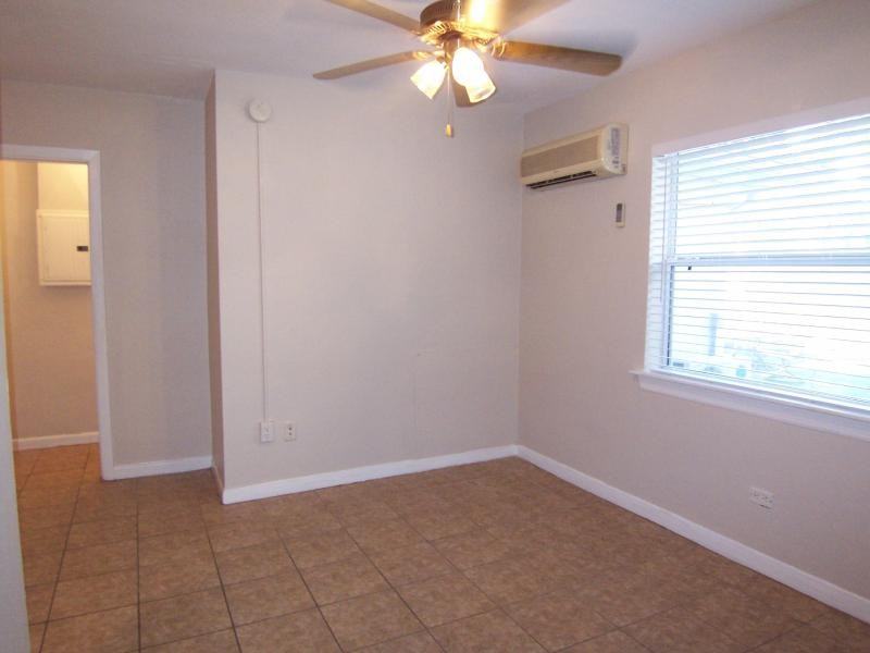 427 8th Ave N #4 - Photo 3 of 11