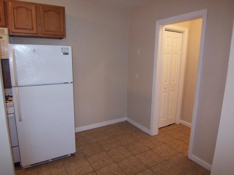 427 8th Ave N #4 - Photo 5 of 11
