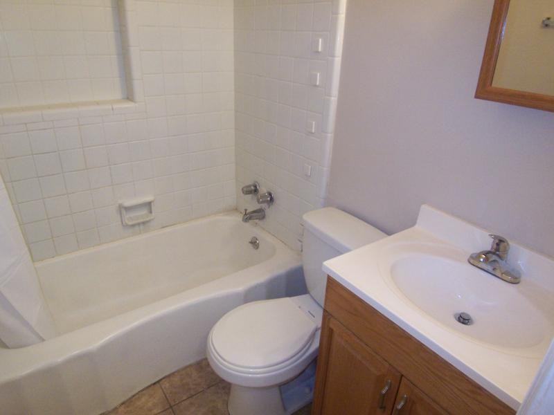 427 8th Ave N #4 - Photo 6 of 11