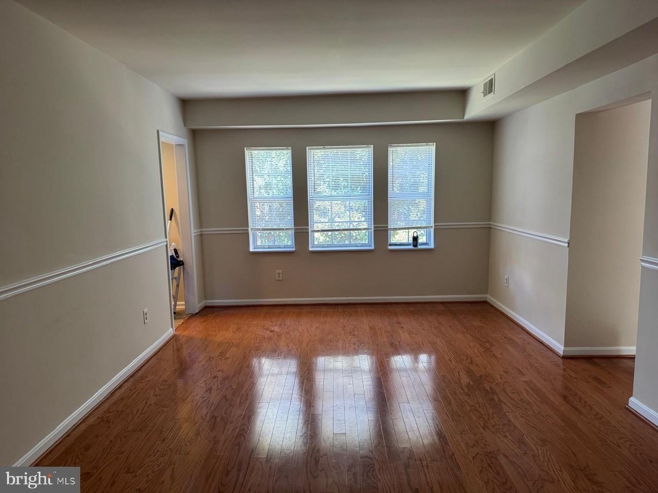 1720 N Queens Ln #3-172 - Photo 3 of 24