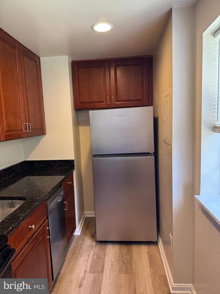 1720 N Queens Ln #3-172 - Photo 7 of 24