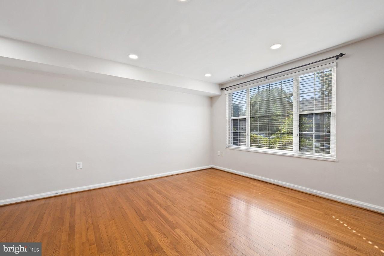 2512 N Dearing St - Photo 5 of 39