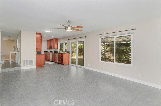 419 Fleming Ave - Photo 5 of 8