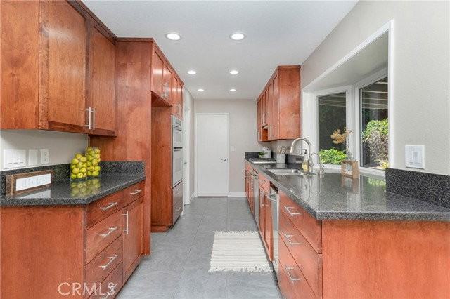 419 Fleming Ave - Photo 6 of 8