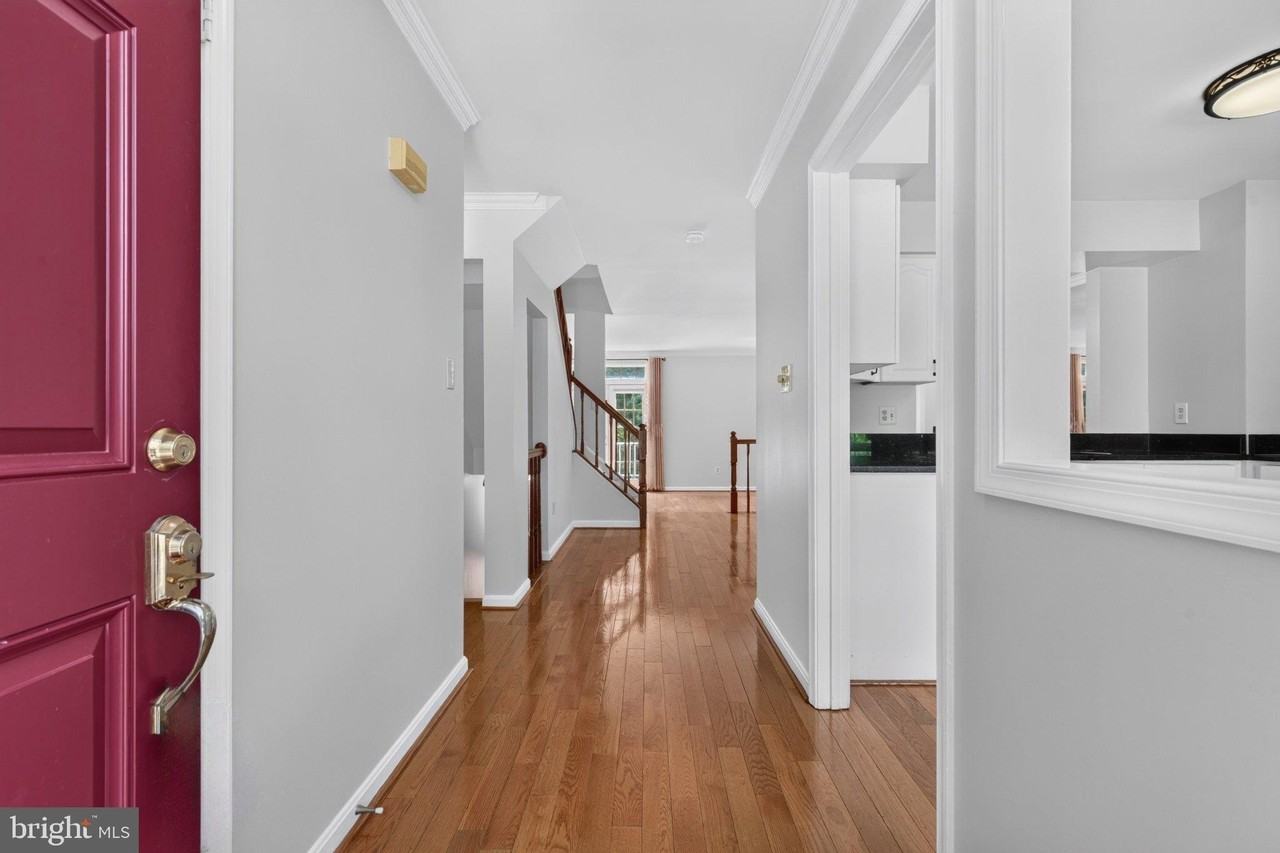 7259 Worsley Way - Photo 4 of 50