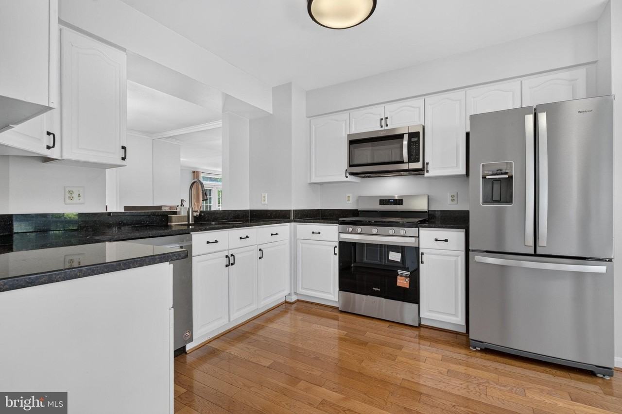 7259 Worsley Way - Photo 7 of 50