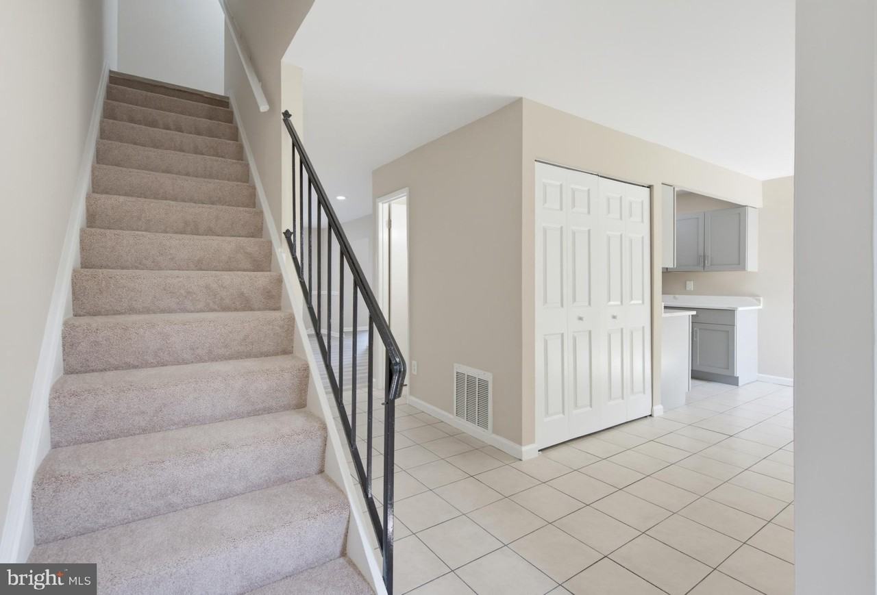 744 Cordell Way - Photo 3 of 40