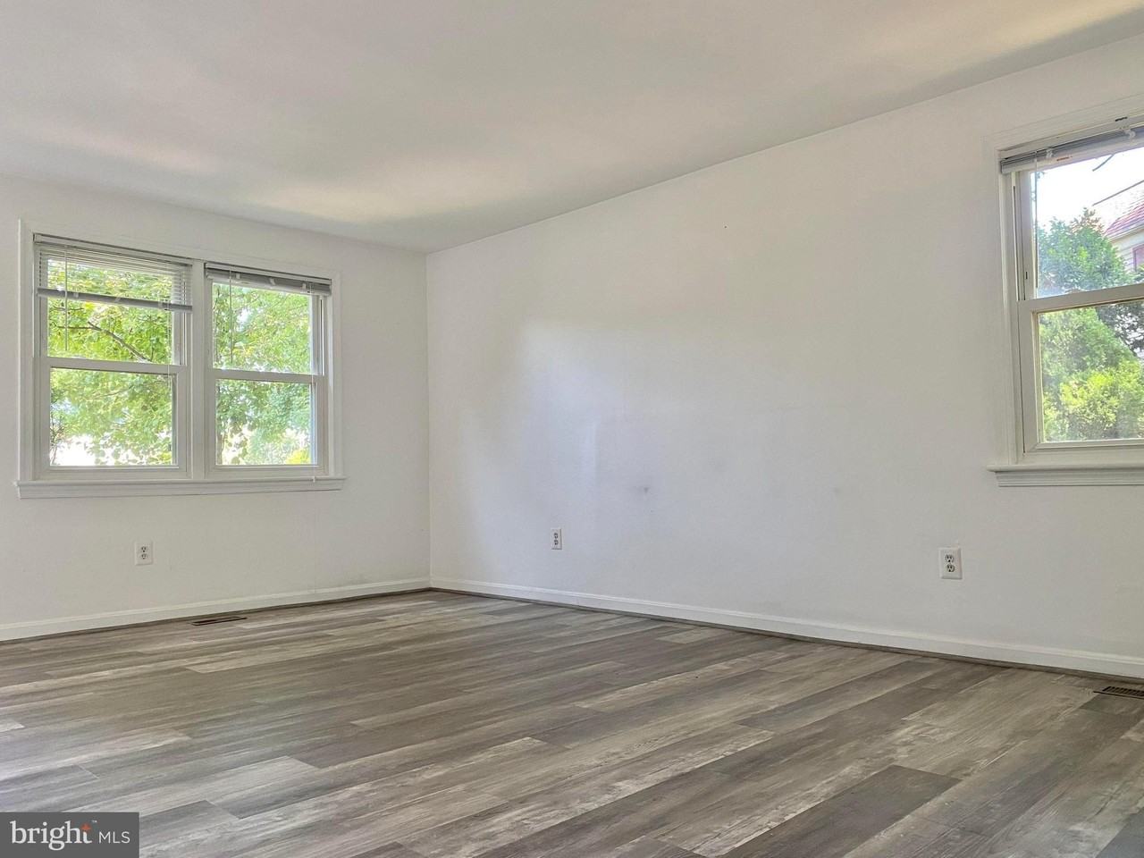 7351-END UNIT CRESTLEIGH Circle - Photo 3 of 26