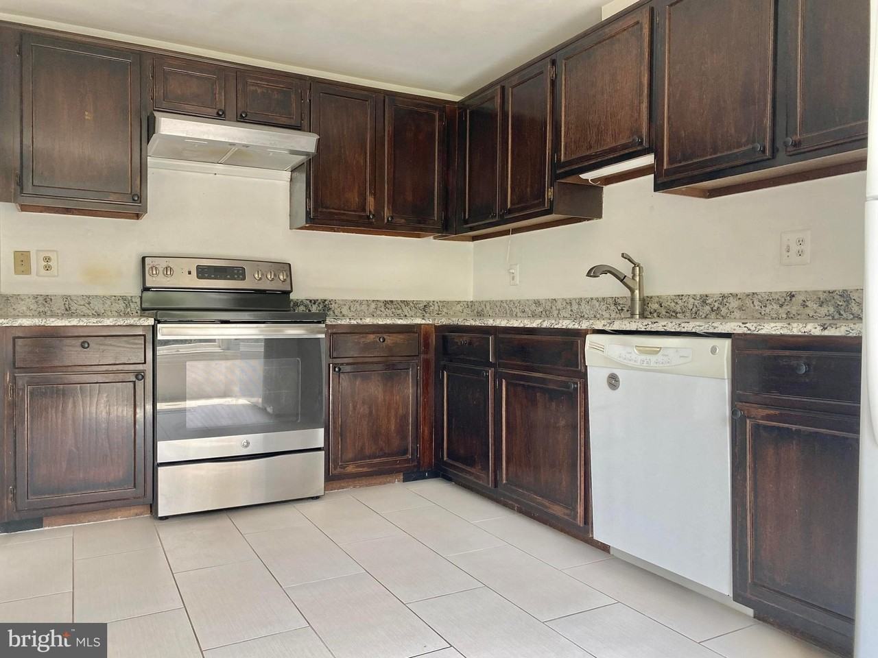 7351-END UNIT CRESTLEIGH Circle - Photo 7 of 26