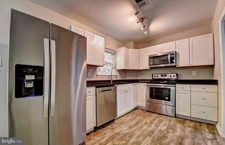 2226 Gunsmith Sq - Photo 6 of 17