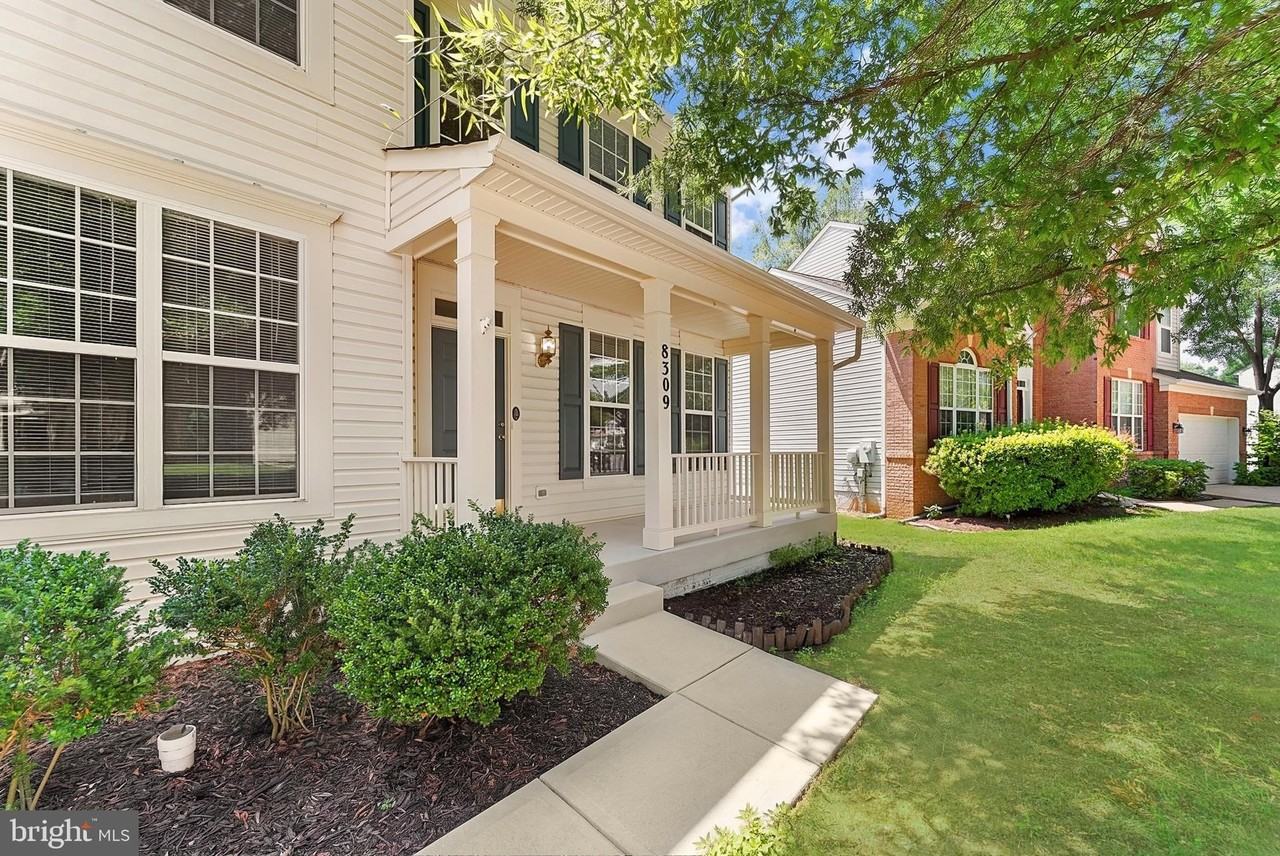 8309 Double Eagle St - Photo 4 of 50