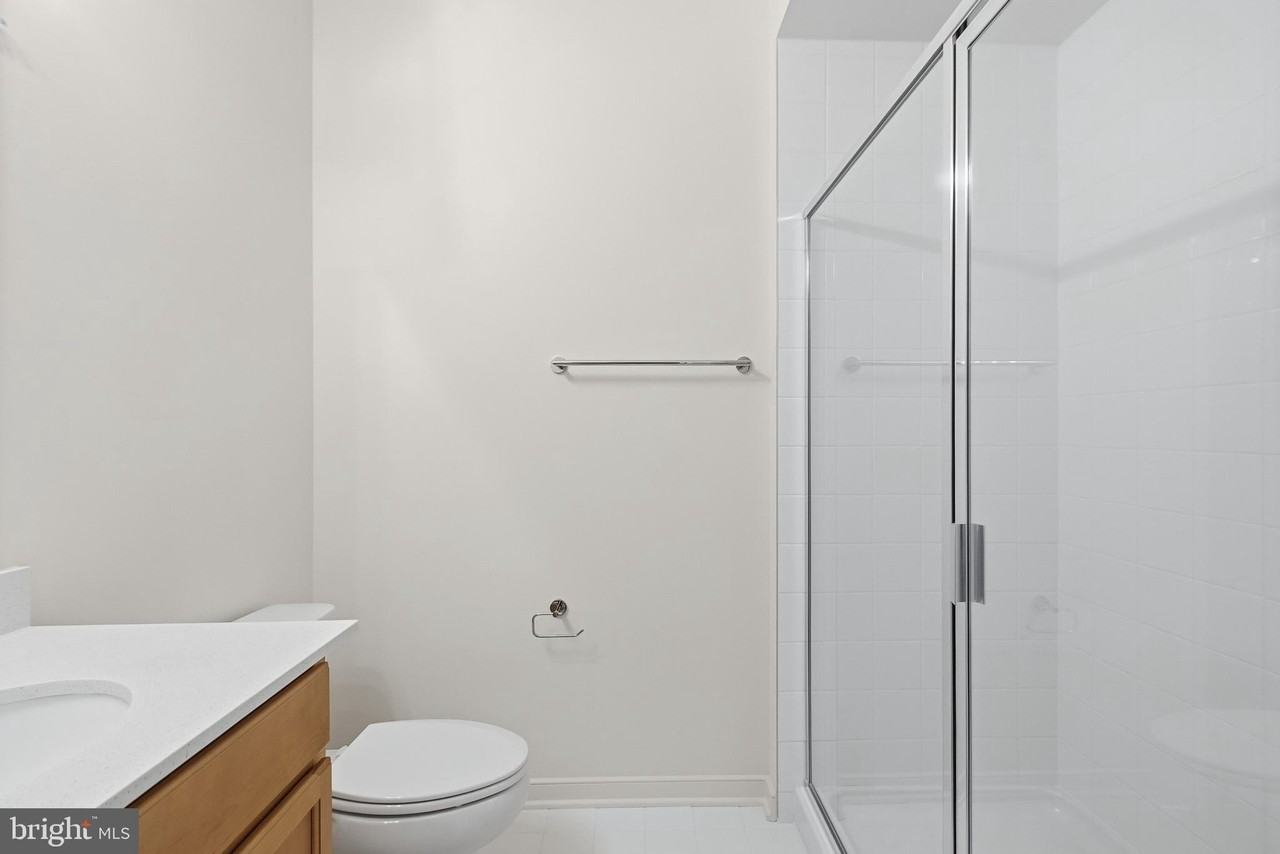 18002 Alicia Ave - Photo 7 of 39