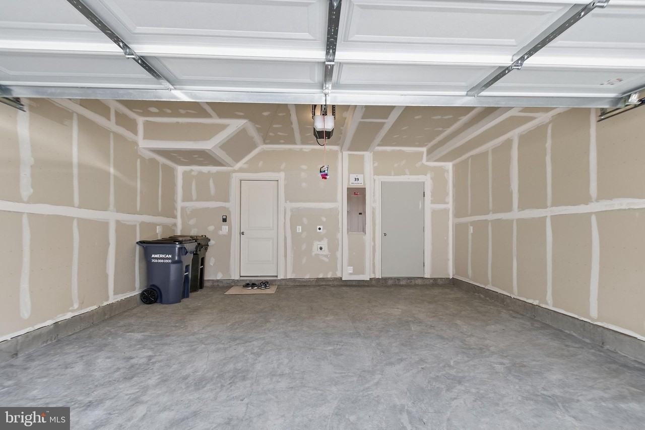 18002 Alicia Ave - Photo 2 of 39