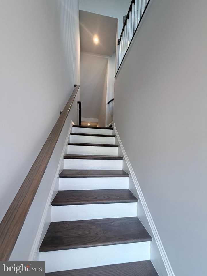 17958 Woods Overlook Dr - Photo 2 of 38