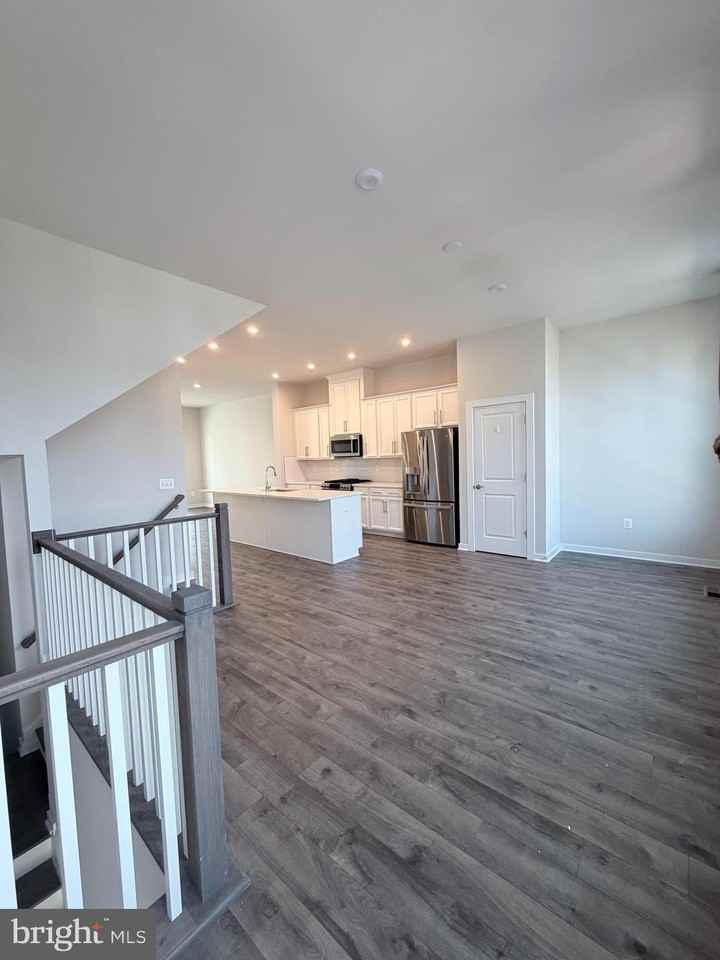 17958 Woods Overlook Dr - Photo 5 of 38