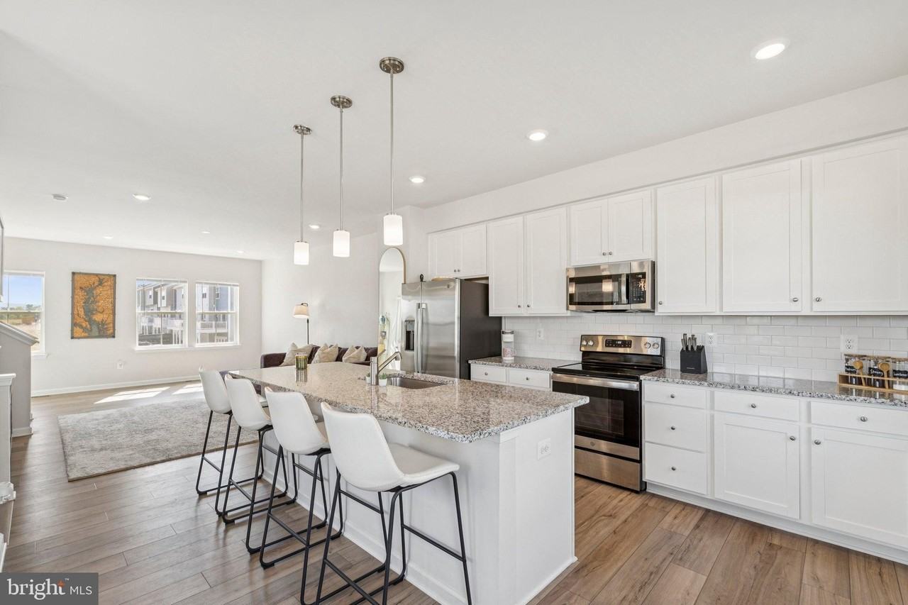 79 Swan Field Ave - Photo 3 of 22