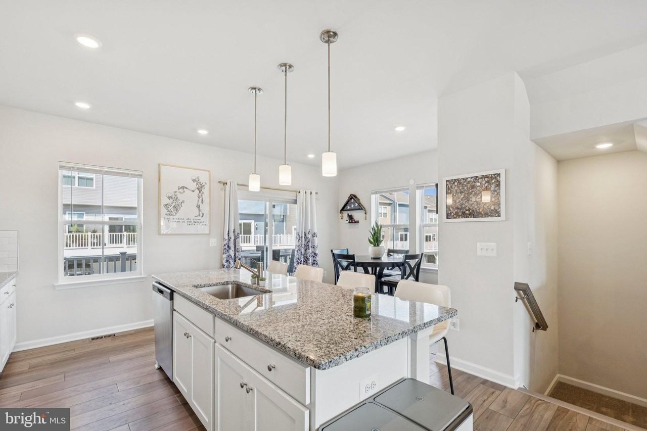 79 Swan Field Ave - Photo 7 of 22
