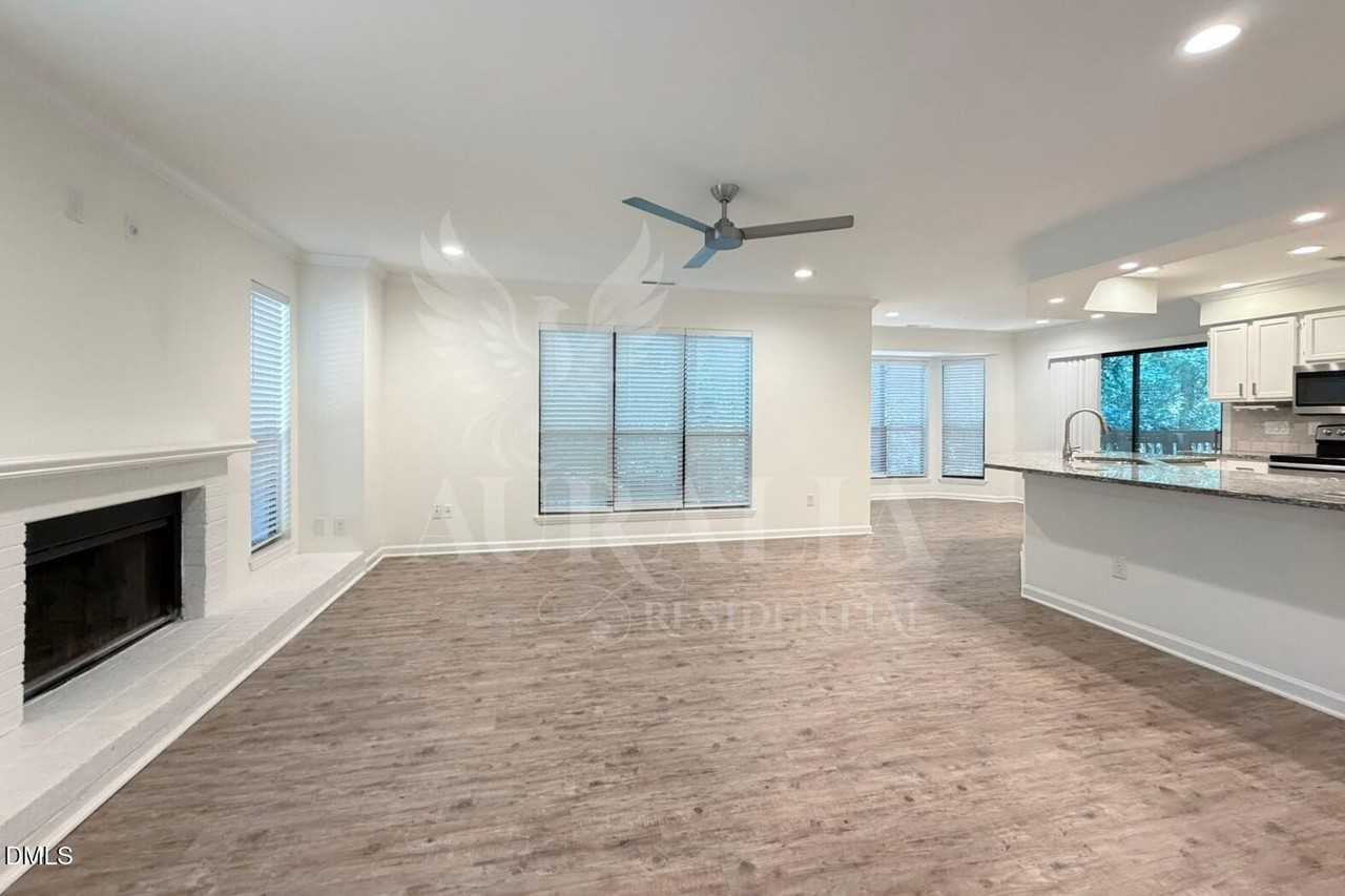 413 New Kent Pl - Photo 4 of 31
