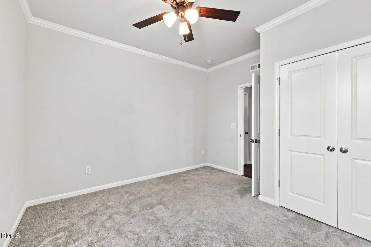 1101 Aberleigh Ln - Photo 5 of 50