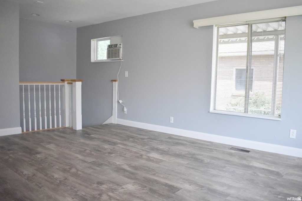 490 Averett Ave - Photo 5 of 7