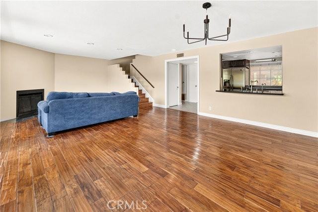 1234 Granville Ave #3 - Photo 2 of 8