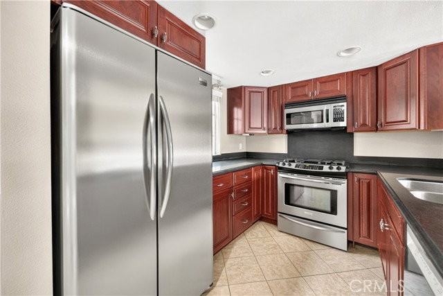 1234 Granville Ave #3 - Photo 7 of 8